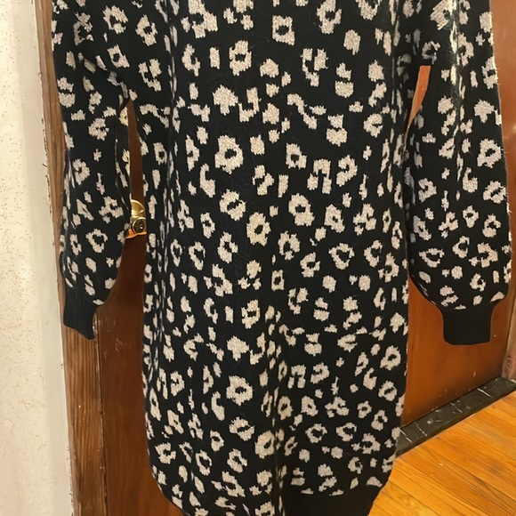 Old Navy sweater dress - Picture 3 of 5
